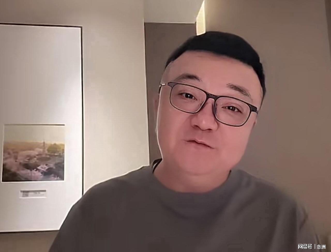 男子高速上开启智驾后睡着 车辆在超车道蠕行险酿事故